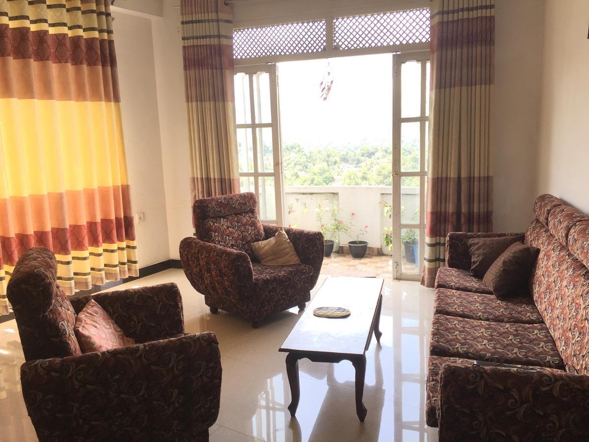 Mount View 11 Hotel Канди Екстериор снимка